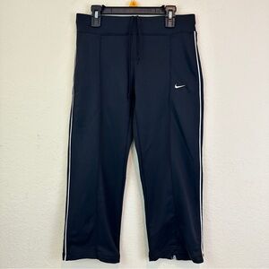 Nike Women’s XS Black Crop Capri Athletic Pants logo stretch gym yoga